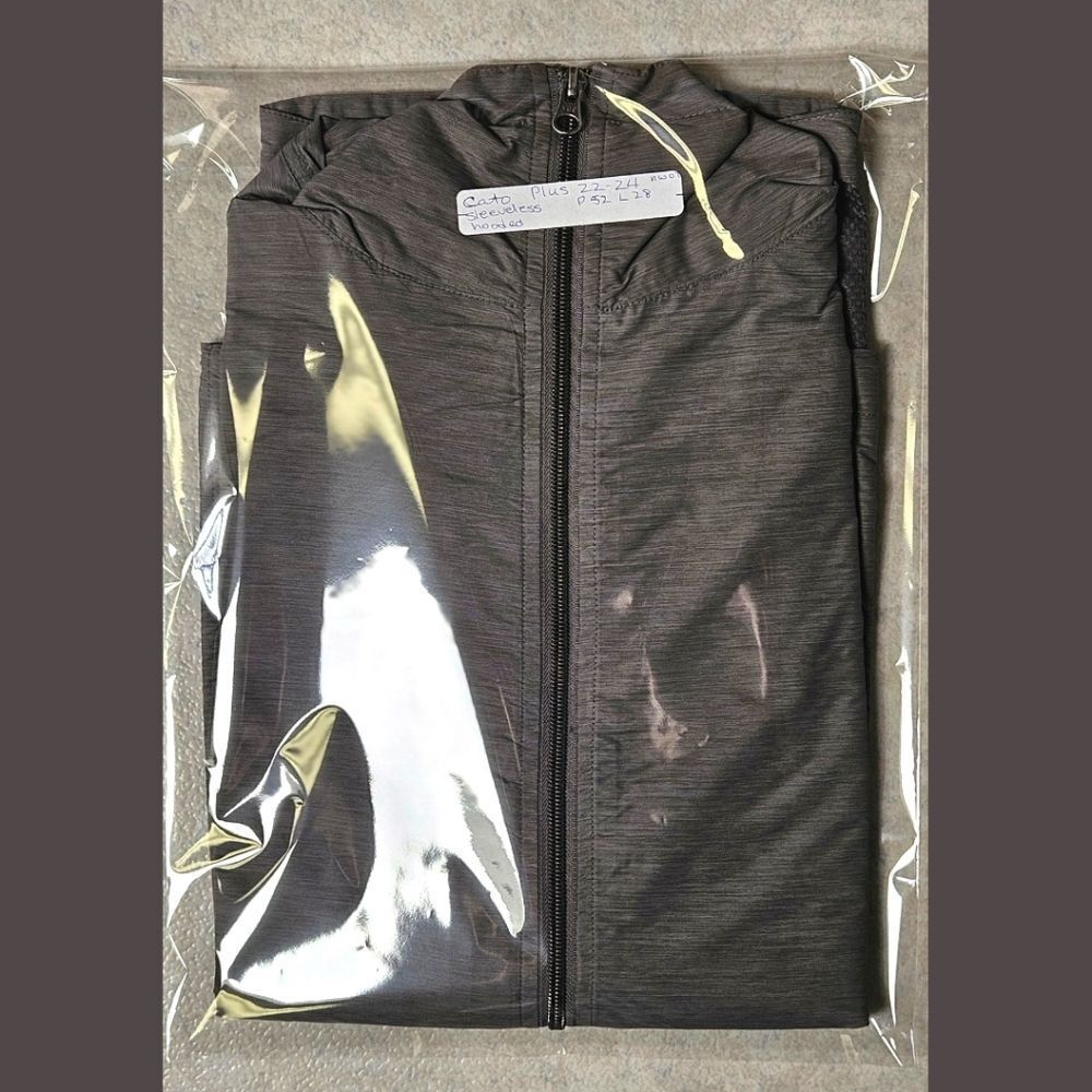 CATO Plus Size Gray Sleeveless Hooded Zip- Up Vest Size 22/24 3X - Picture 13 of 15